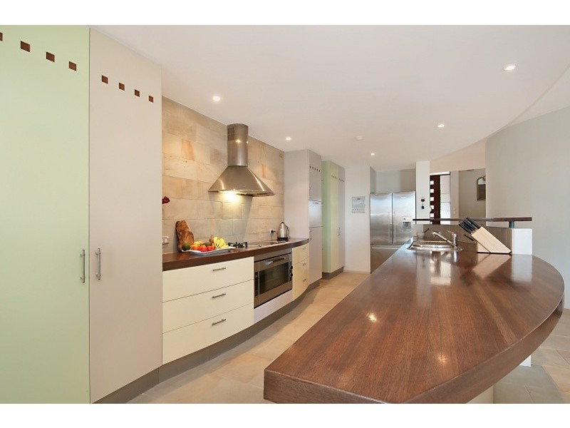 29 Istana View, Clear Island Waters QLD 4226