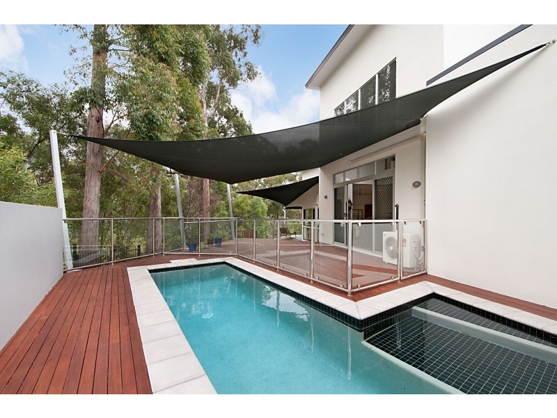 25 Corvus Way, Robina QLD 4226
