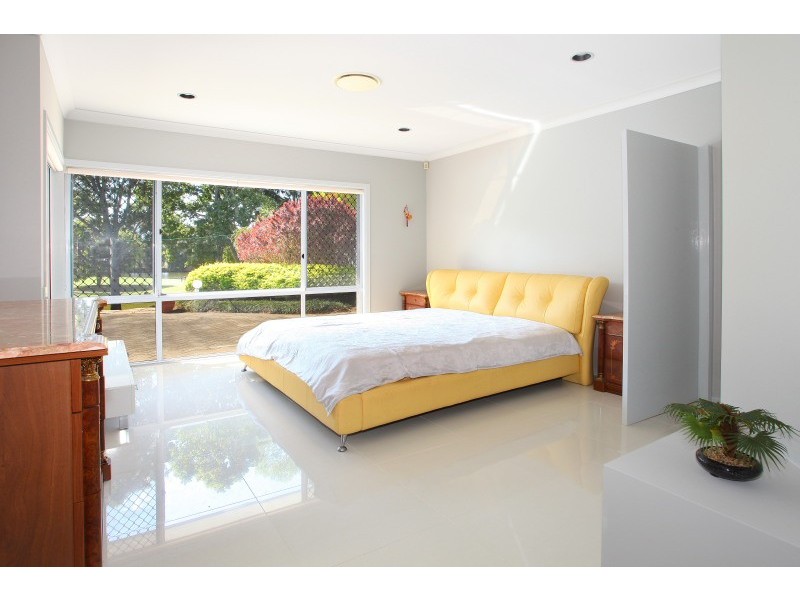 71 Santa Cruz Boulevard, Clear Island Waters QLD 4226