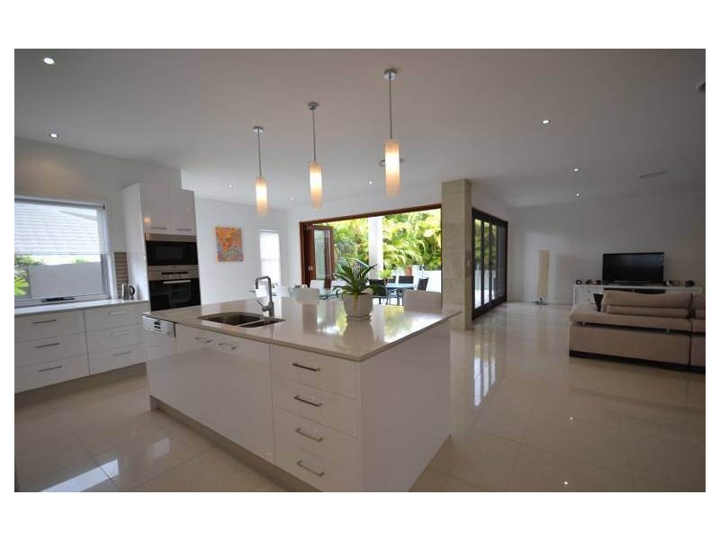 18 Corvus Way, Robina QLD 4226