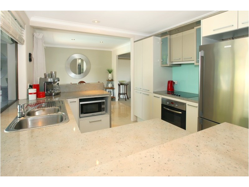 19 Willis Court, Mermaid Waters QLD 4218