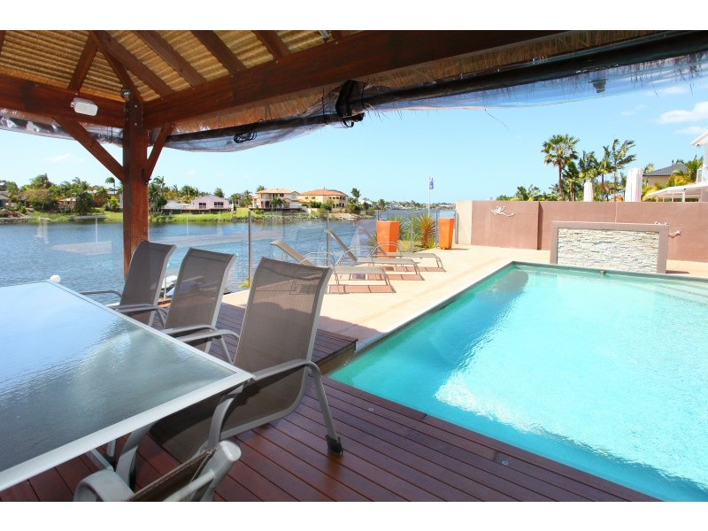 12 Martinique Way, Clear Island Waters QLD 4226
