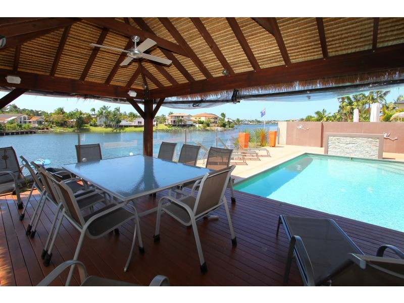 12 Martinique Way, Clear Island Waters QLD 4226