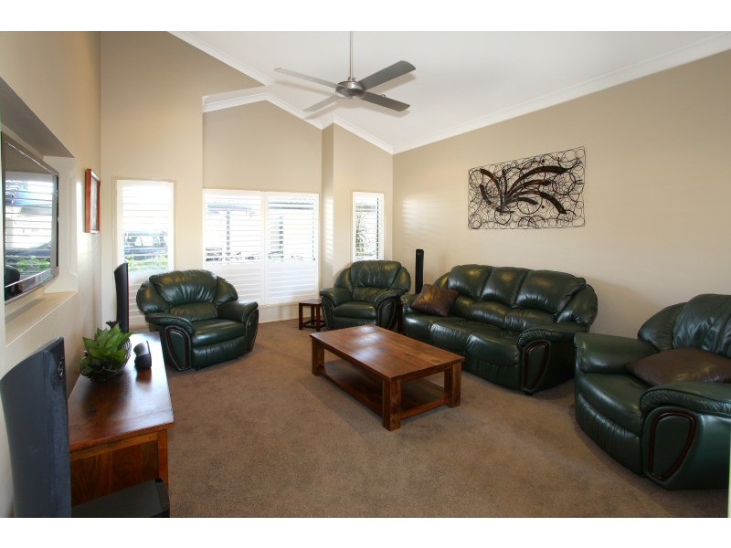 12 Martinique Way, Clear Island Waters QLD 4226