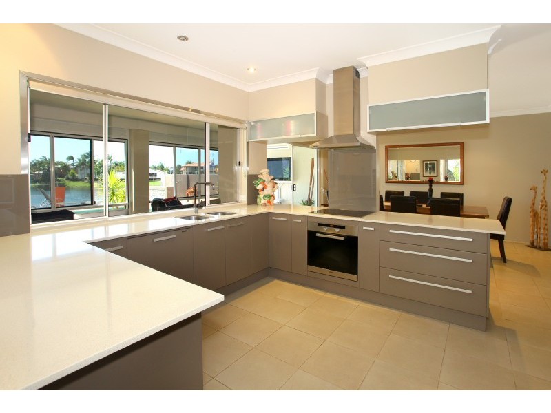 12 Martinique Way, Clear Island Waters QLD 4226
