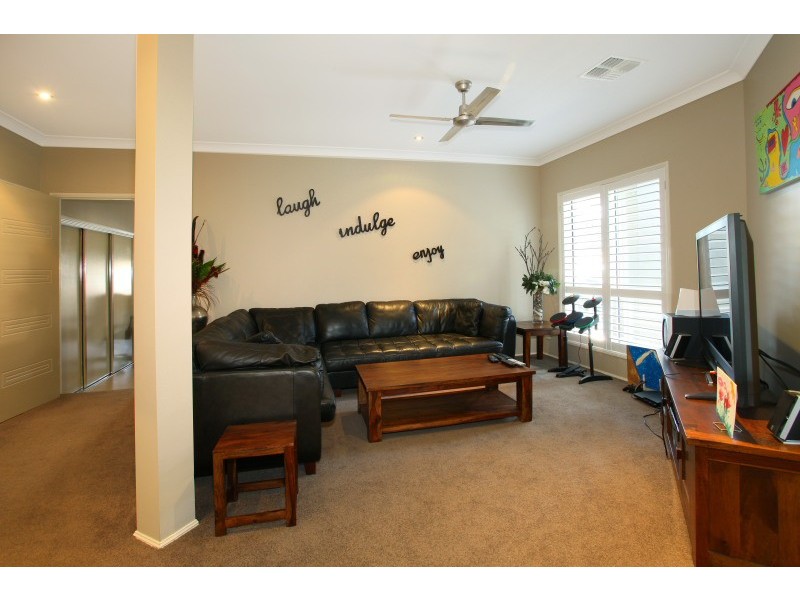 12 Martinique Way, Clear Island Waters QLD 4226