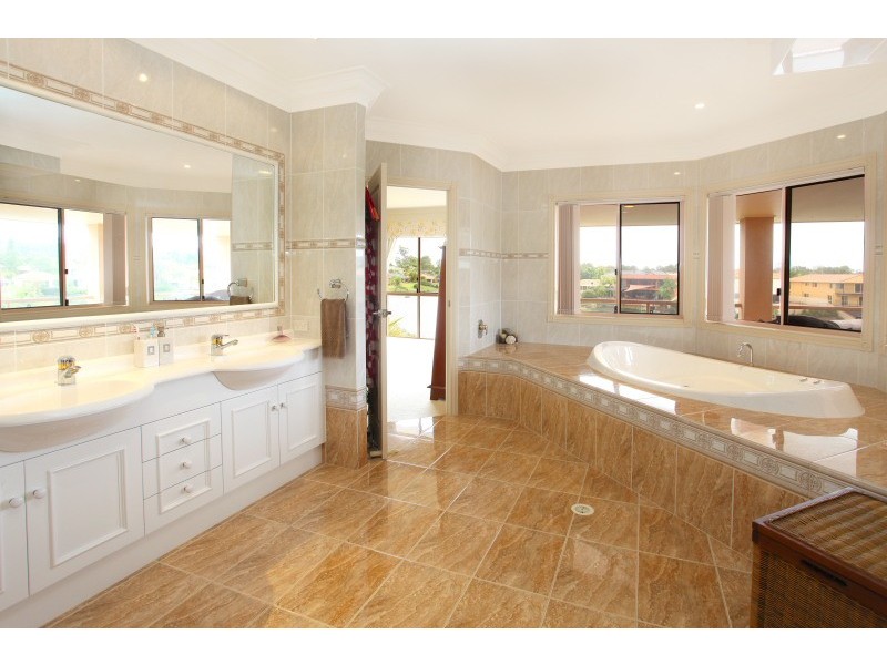 50 Mornington Terrace, Robina QLD 4226