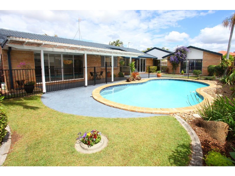 10  Antigua Way, Clear Island Waters QLD 4226