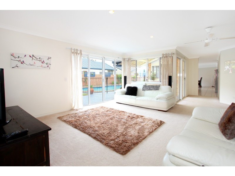 10  Antigua Way, Clear Island Waters QLD 4226