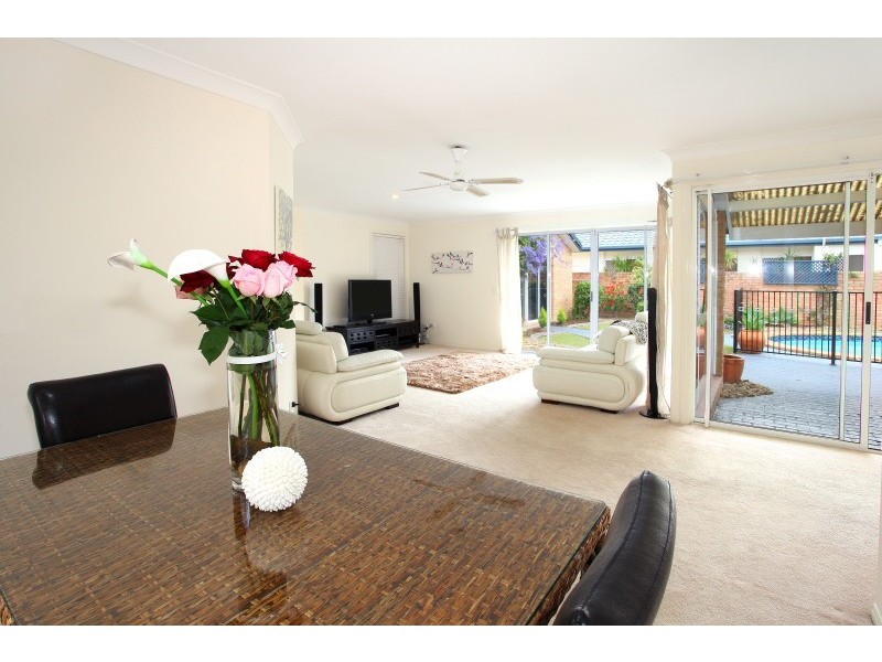 10  Antigua Way, Clear Island Waters QLD 4226