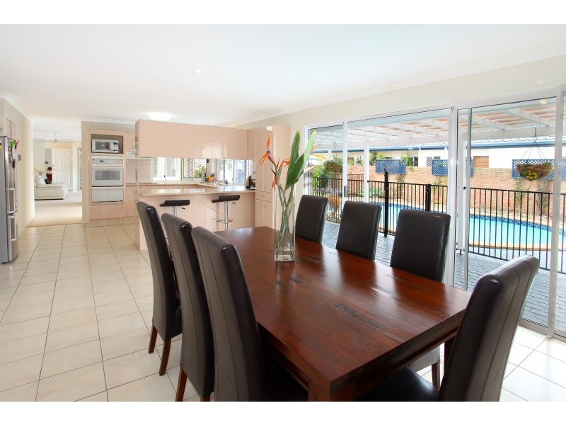 10  Antigua Way, Clear Island Waters QLD 4226