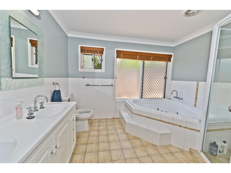 89 Glen Eagles Drive, Robina QLD 4226