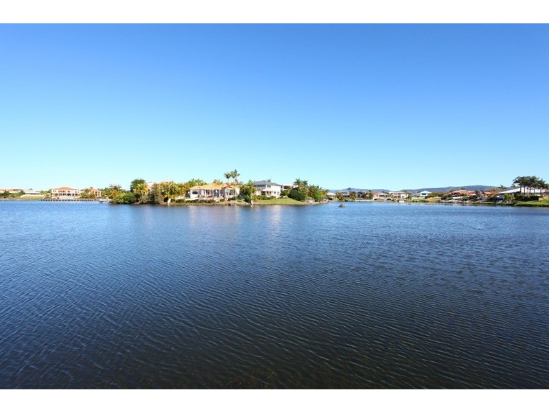 17 San Simeon Drive, Clear Island Waters QLD 4226