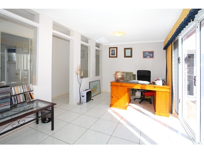 17 San Simeon Drive, Clear Island Waters QLD 4226
