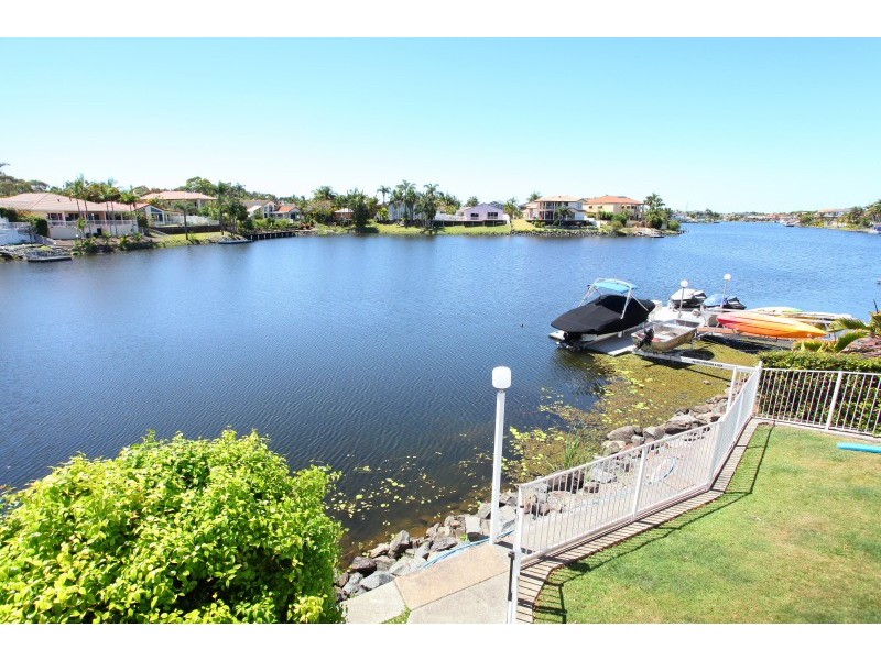 10 Martinique Way, Clear Island Waters QLD 4226