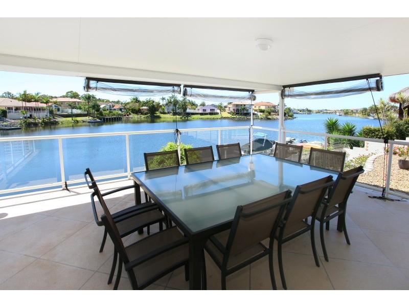 10 Martinique Way, Clear Island Waters QLD 4226