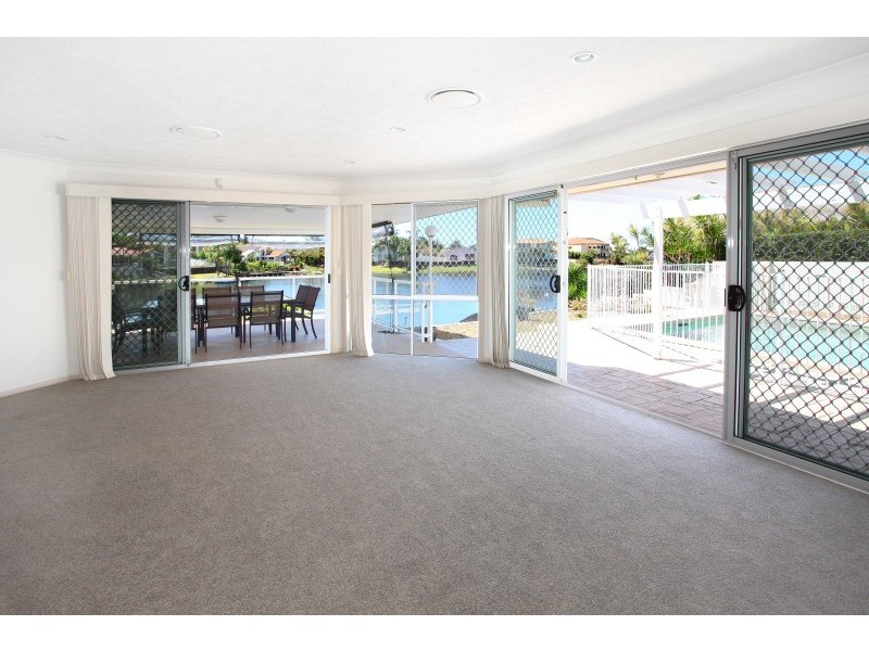 10 Martinique Way, Clear Island Waters QLD 4226