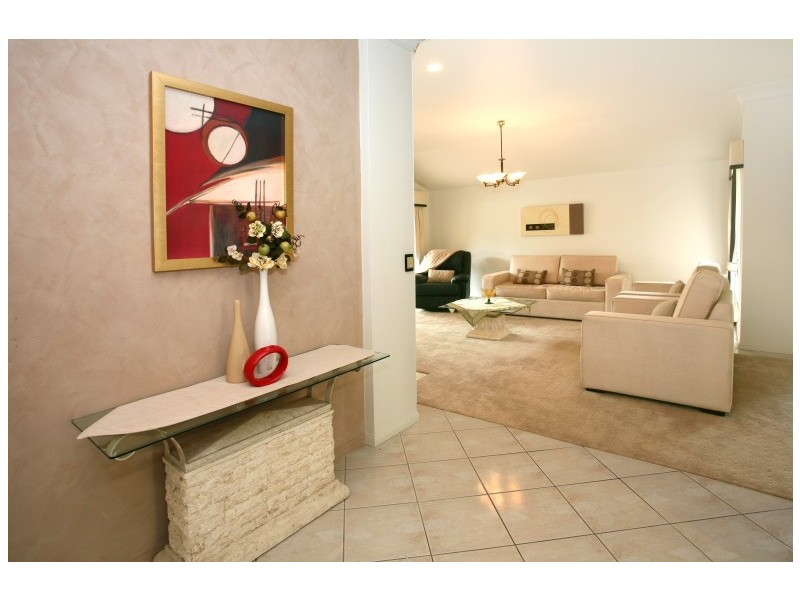 27 Santabelle Crescent, Clear Island Waters QLD 4226