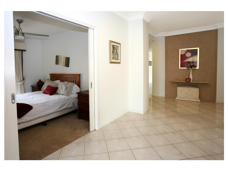 27 Santabelle Crescent, Clear Island Waters QLD 4226