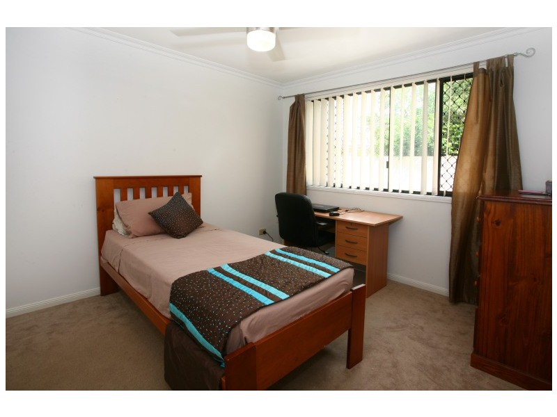 27 Santabelle Crescent, Clear Island Waters QLD 4226