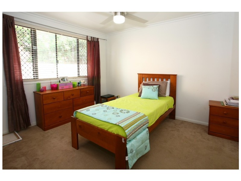 27 Santabelle Crescent, Clear Island Waters QLD 4226