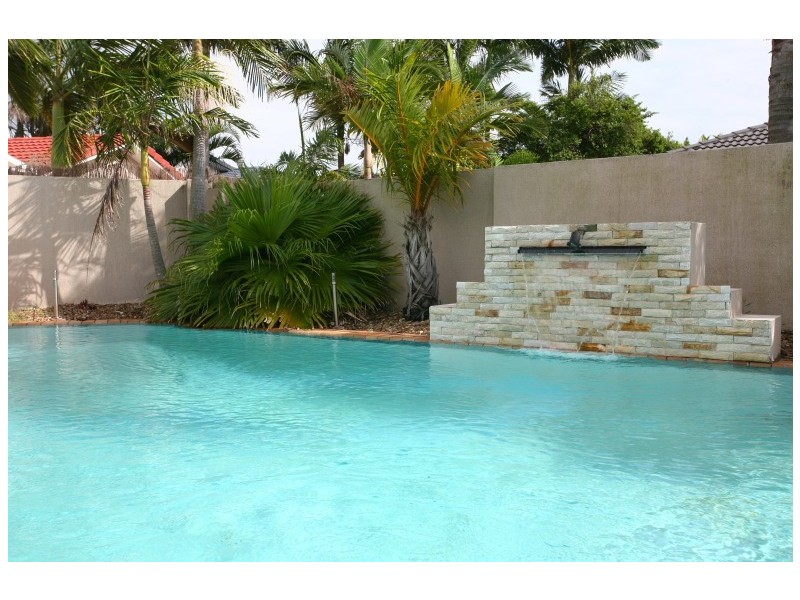 27 Santabelle Crescent, Clear Island Waters QLD 4226