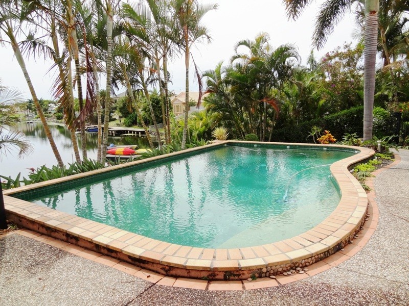 39 Montevideo Drive, Clear Island Waters QLD 4226