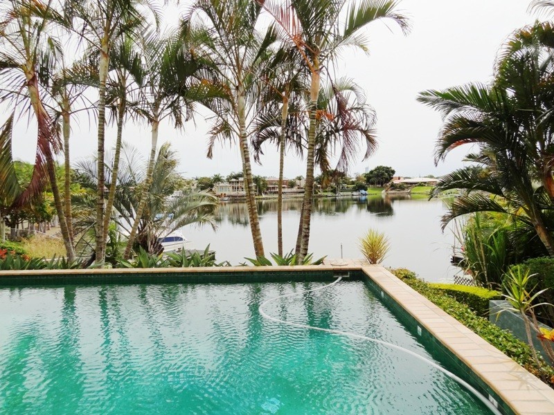 39 Montevideo Drive, Clear Island Waters QLD 4226