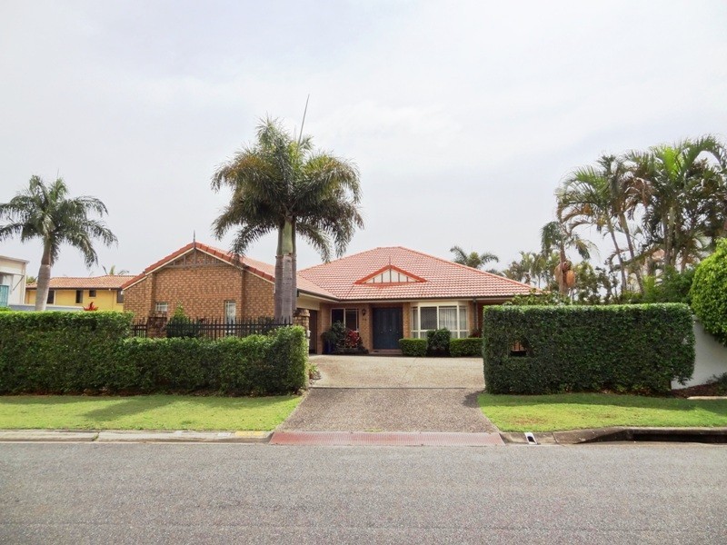 39 Montevideo Drive, Clear Island Waters QLD 4226