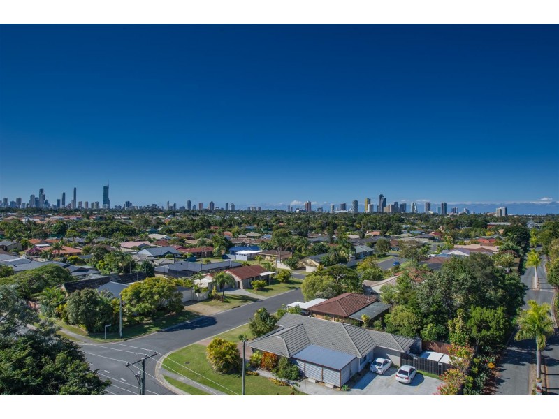 60E/13 Fairway Drive, Clear Island Waters QLD 4226