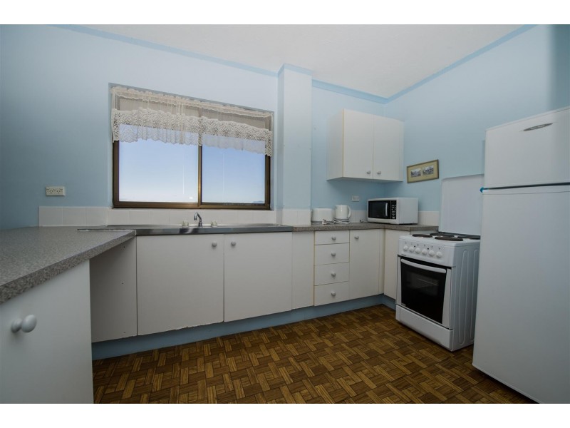 60E/13 Fairway Drive, Clear Island Waters QLD 4226