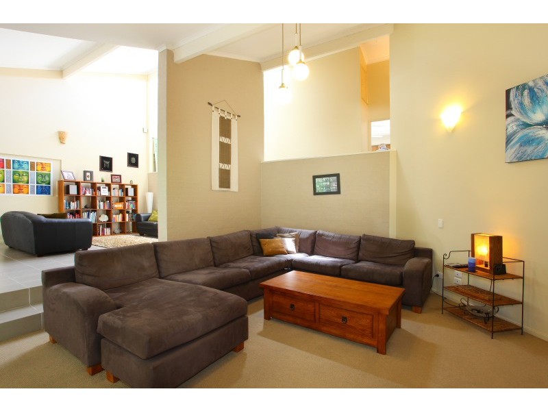 16 Federal Place, Robina QLD 4226