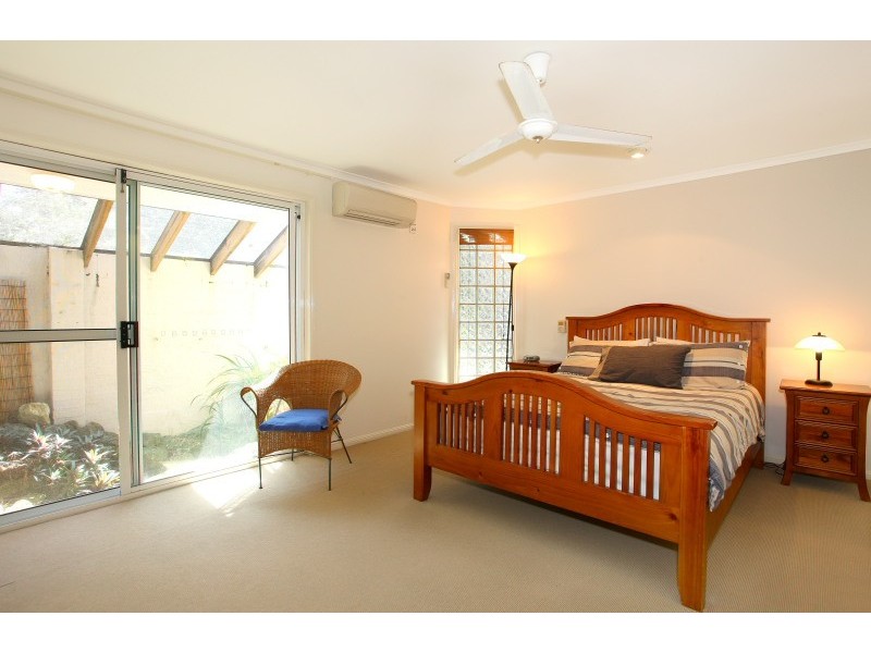 16 Federal Place, Robina QLD 4226