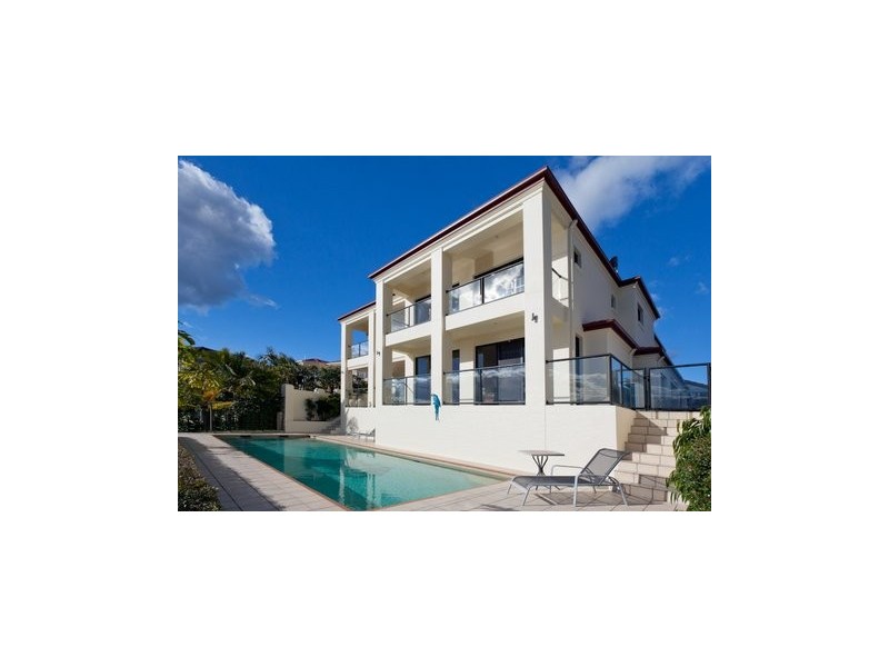 9 Clear Water Bay Avenue, Clear Island Waters QLD 4226