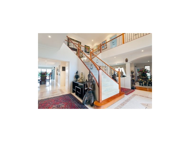 9 Clear Water Bay Avenue, Clear Island Waters QLD 4226