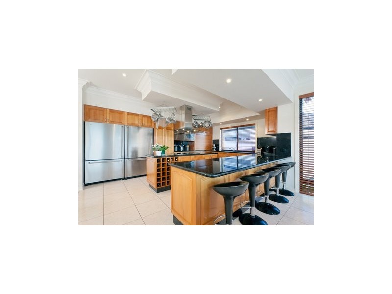 9 Clear Water Bay Avenue, Clear Island Waters QLD 4226