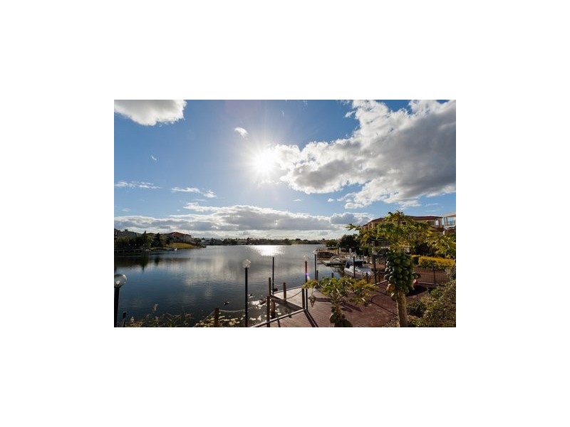 9 Clear Water Bay Avenue, Clear Island Waters QLD 4226