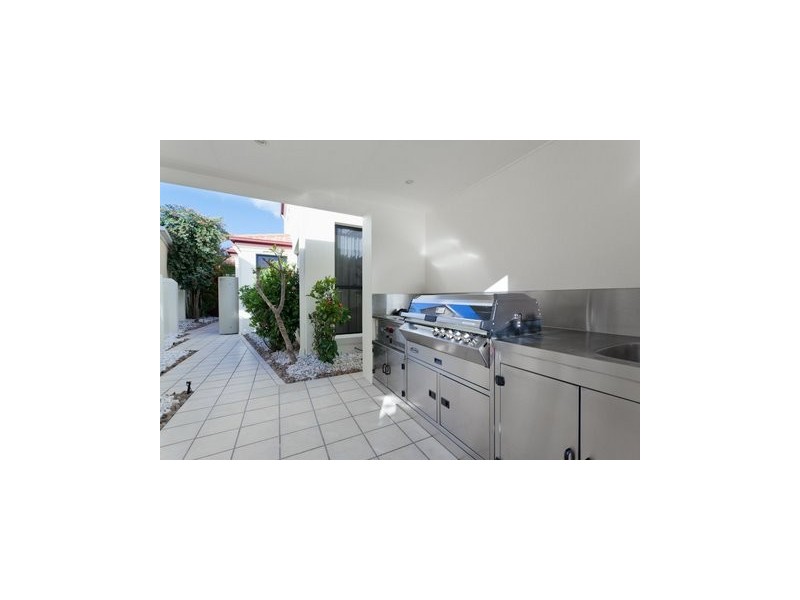 9 Clear Water Bay Avenue, Clear Island Waters QLD 4226