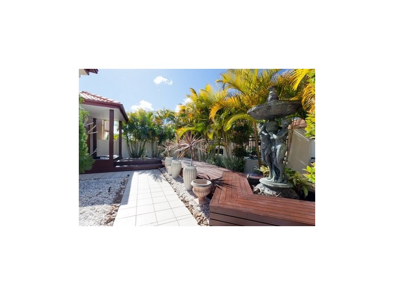 9 Clear Water Bay Avenue, Clear Island Waters QLD 4226