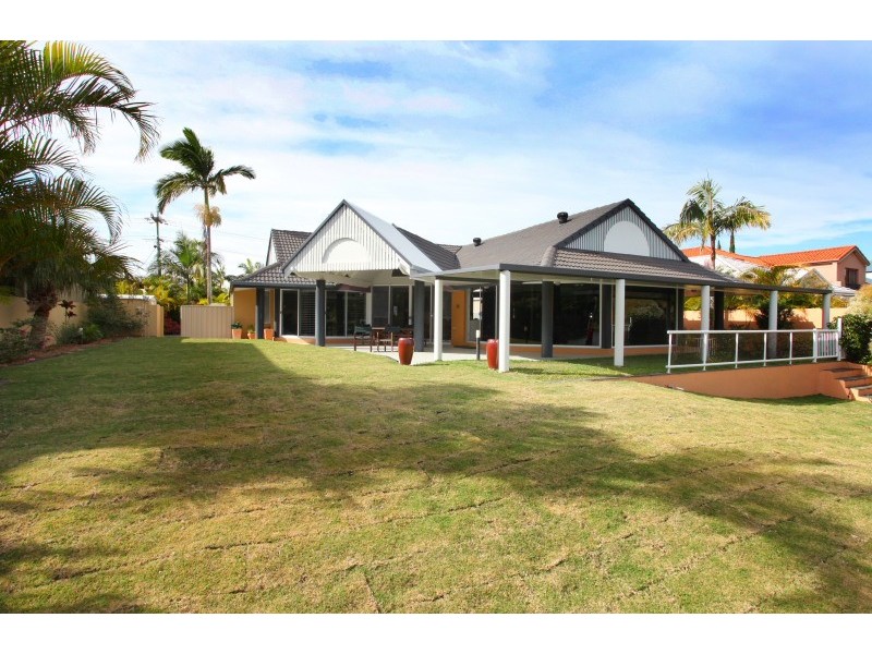 55 Fairway Drive, Clear Island Waters QLD 4226