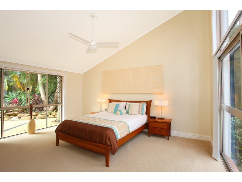 12 Chatswood Court, Robina QLD 4226