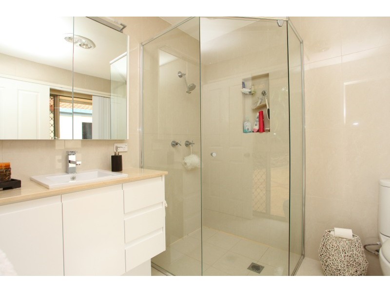 12 Chatswood Court, Robina QLD 4226