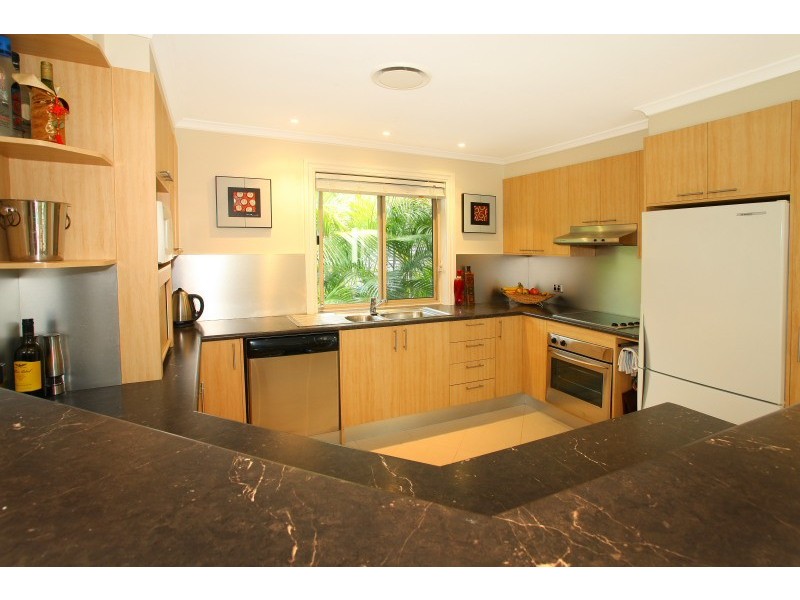 12 Chatswood Court, Robina QLD 4226