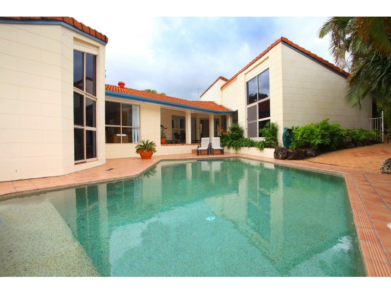 12 Chatswood Court, Robina QLD 4226