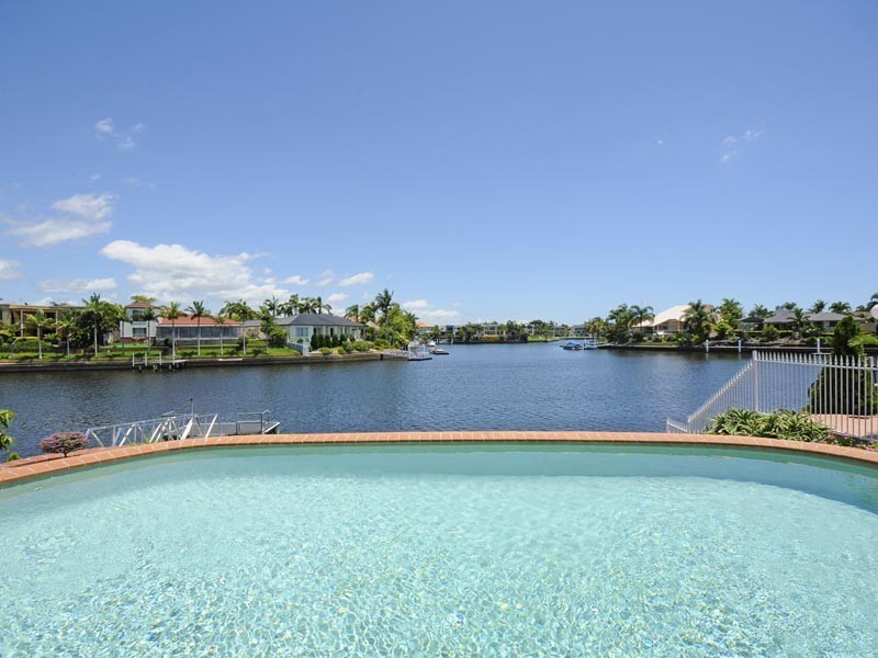 17 Karabella Court, Mermaid Waters QLD 4218