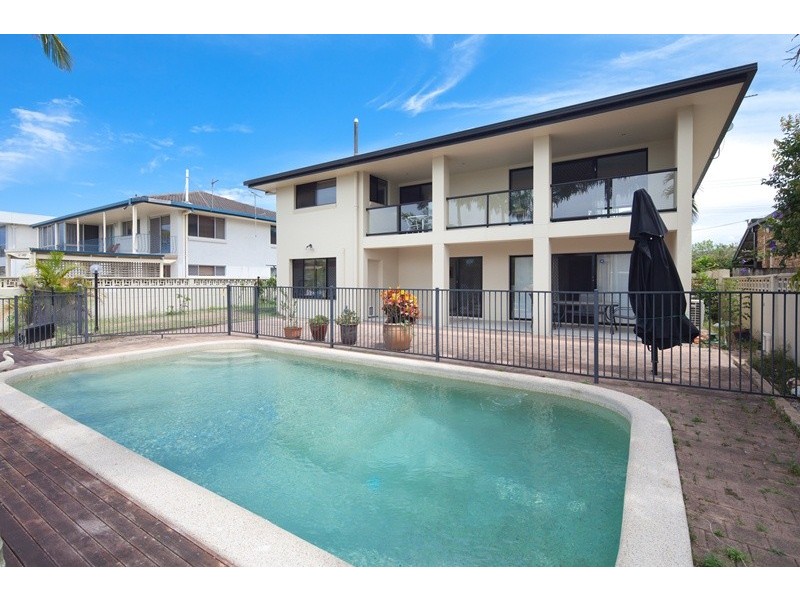 13 Poinciana Boulevard, Broadbeach Waters QLD 4218