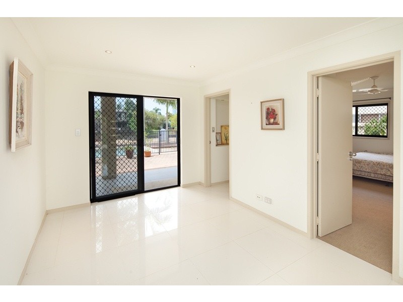 13 Poinciana Boulevard, Broadbeach Waters QLD 4218