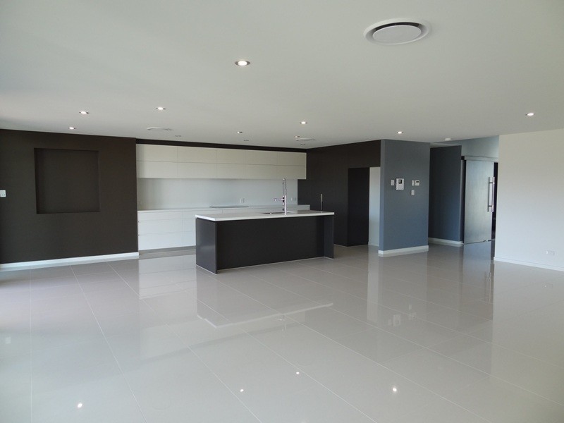 18 Boomerang Crescent, Sorrento QLD 4217
