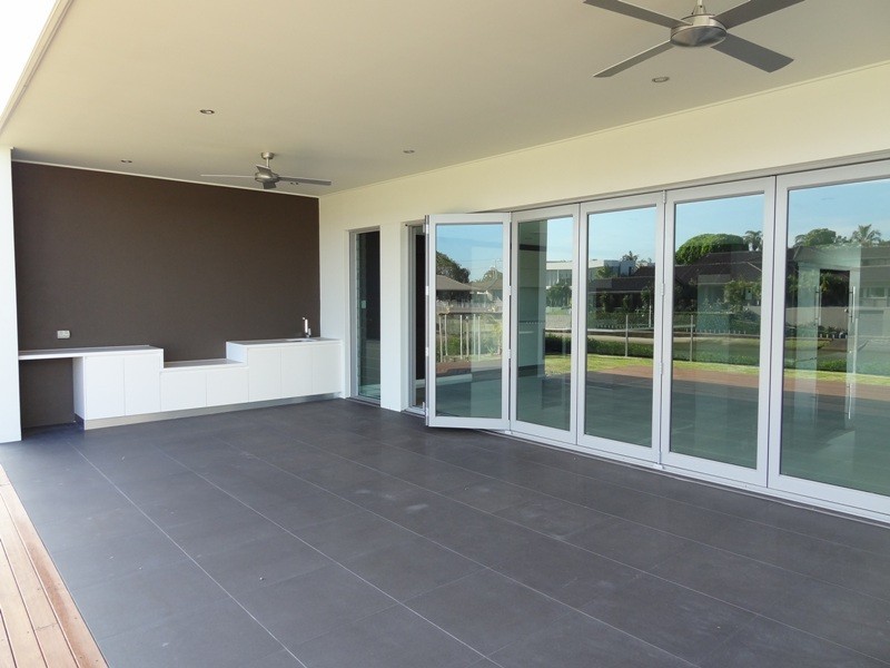 18 Boomerang Crescent, Sorrento QLD 4217