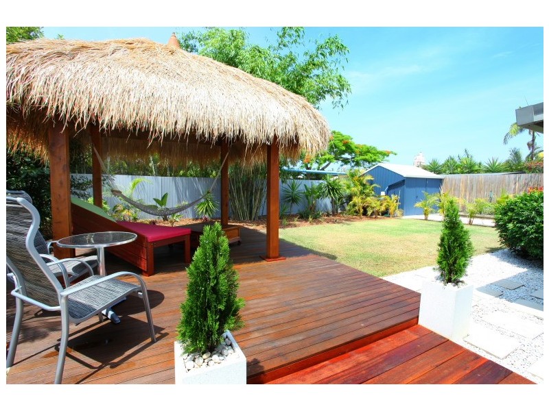 32 Allambi Avenue, Broadbeach Waters QLD 4218